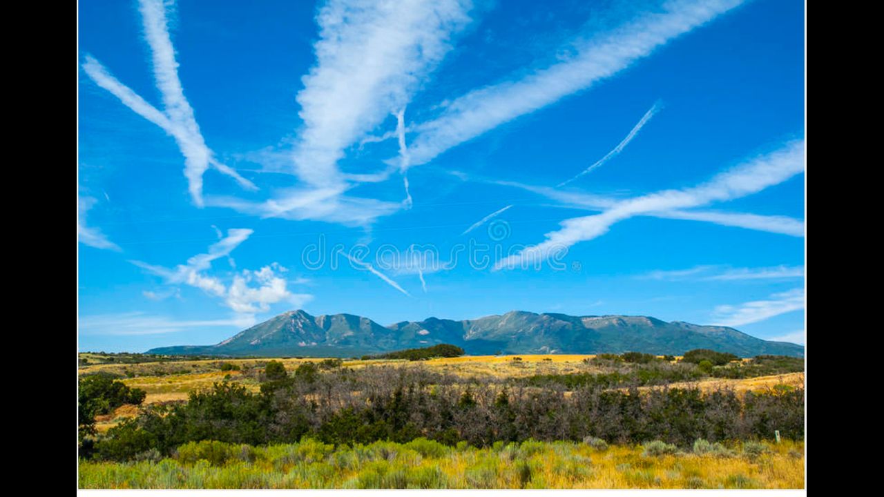 Chemtrails over the country club