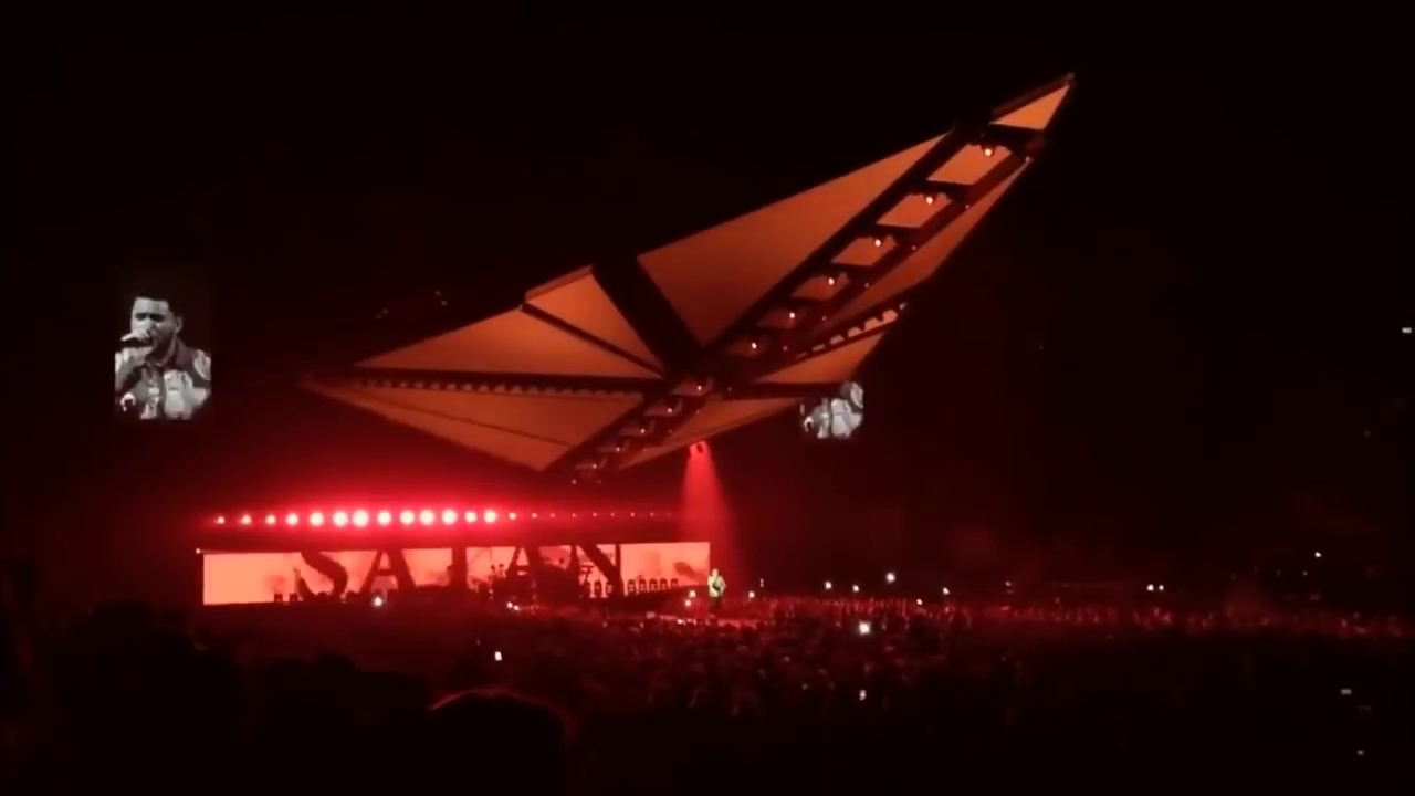 MUSICAL ARTIST THE WEEKND PERFORMS ON STAGE WHILST GIVING PRAISE TO ...