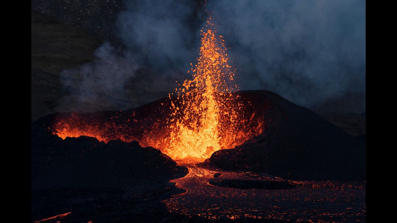 Earthquakes and Super Volcanos - Brighteon .com