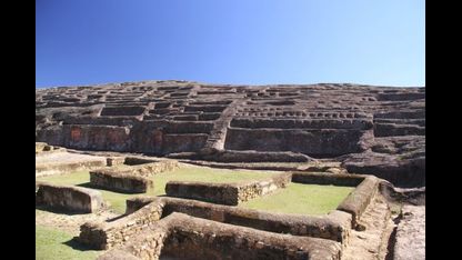 L’impressionnant et mystérieux site de Samaipata (Bolivia) (Peru) (Sous tiré pour SOURD)